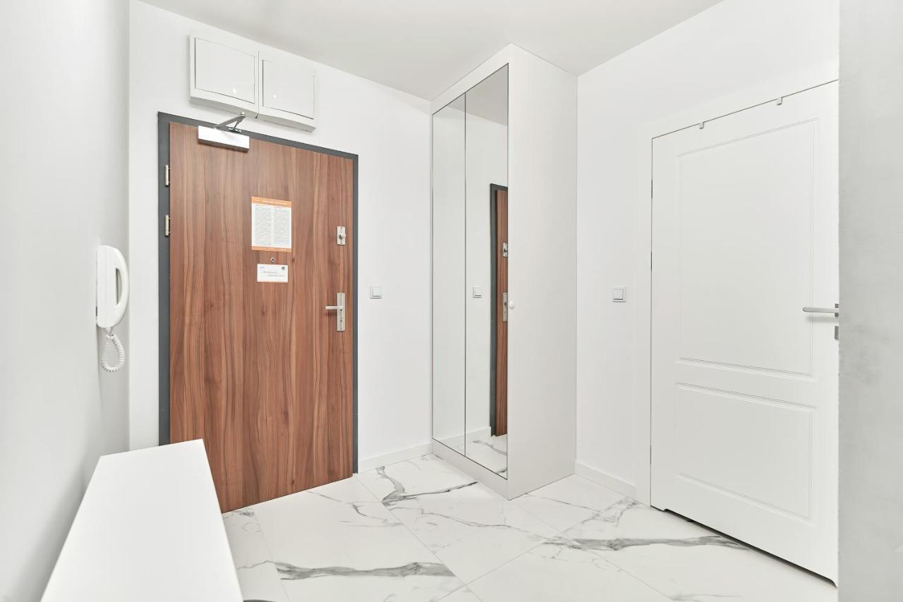 Exclusive Apartments Gwiazdzista With Free Garage Wroclaw By Noclegi Renters Exterior foto